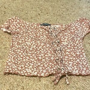 CUTE FLOREL CROP TOP SHIRT WITH PRETTY DESIGN